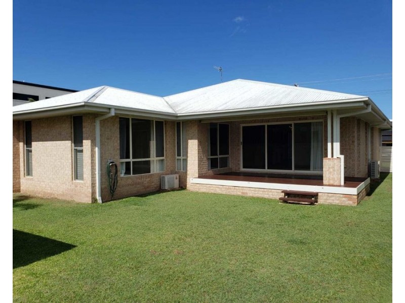 27 Allambi Avenue, Broadbeach Waters QLD 4218