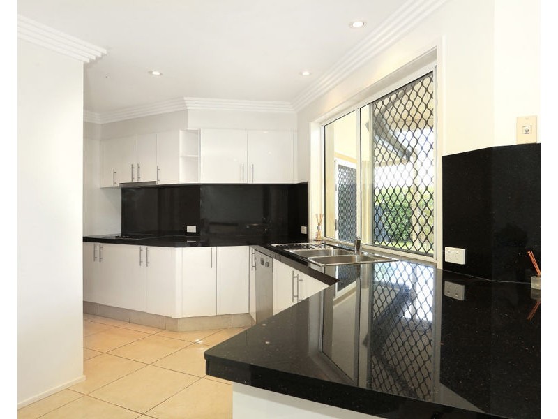 6 Malvern Place, Robina QLD 4226