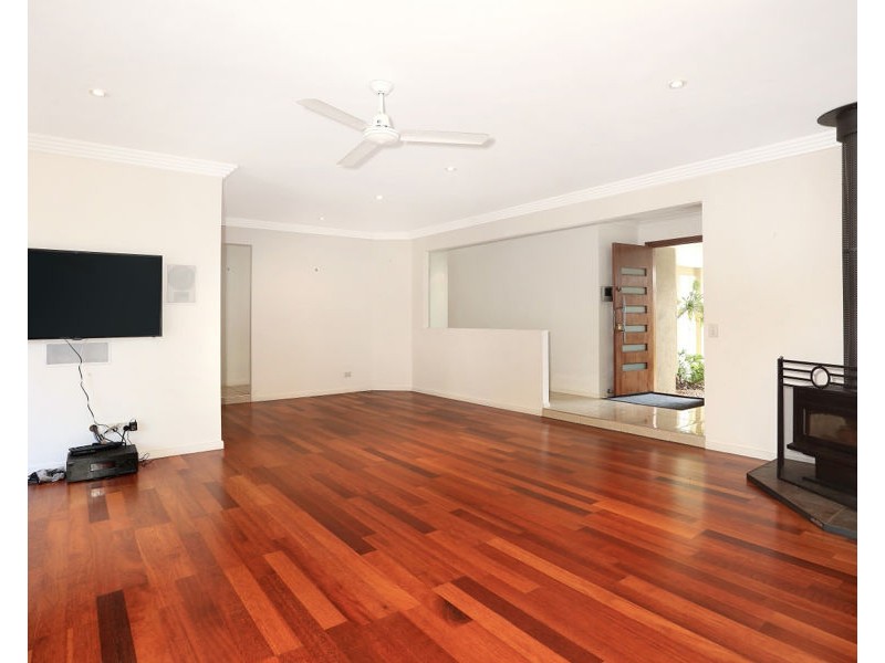 6 Malvern Place, Robina QLD 4226