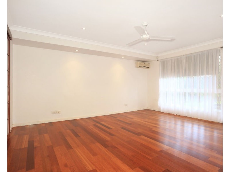 6 Malvern Place, Robina QLD 4226