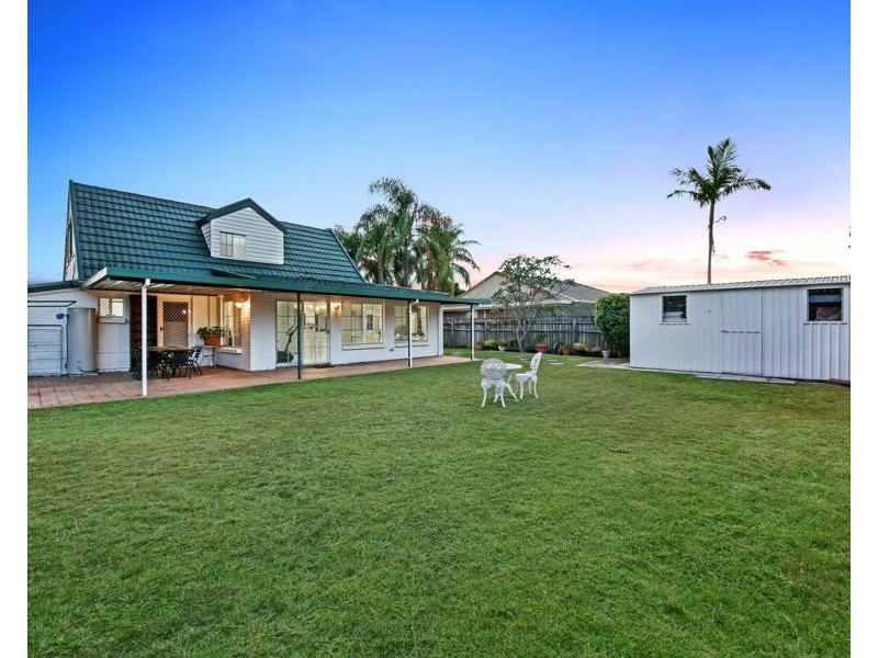 3 Darnay Road, Broadbeach Waters QLD 4218