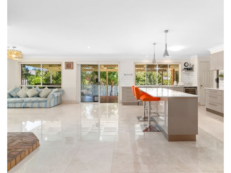 8 Stillwater Crescent, Robina QLD 4226