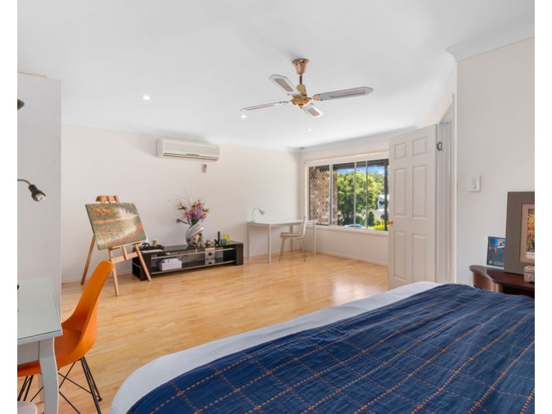 8 Stillwater Crescent, Robina QLD 4226