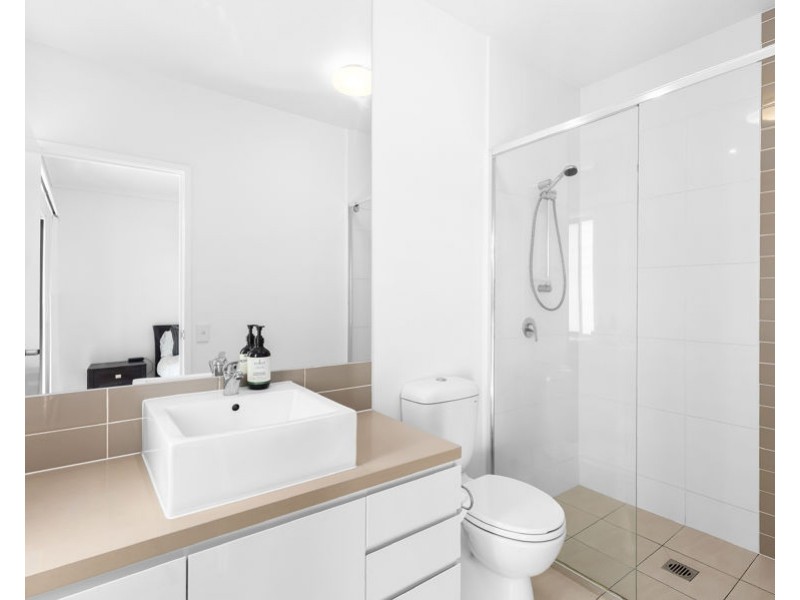 103/2 The Gardenway, Robina QLD 4226