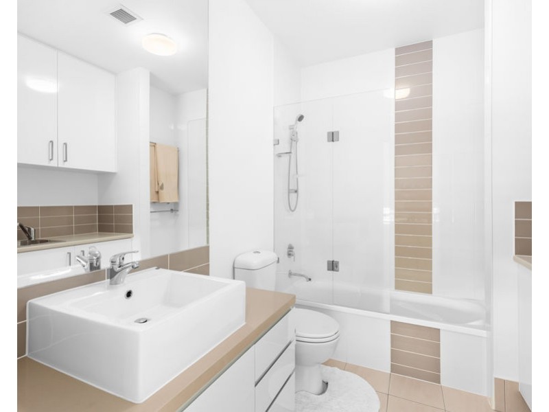 103/2 The Gardenway, Robina QLD 4226