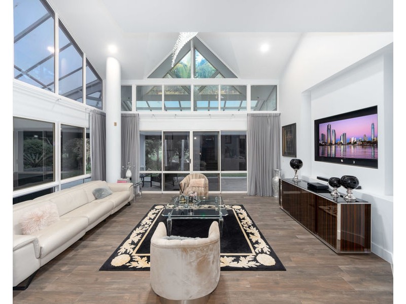 73/125 Santa Cruz Boulevard, Clear Island Waters QLD 4226