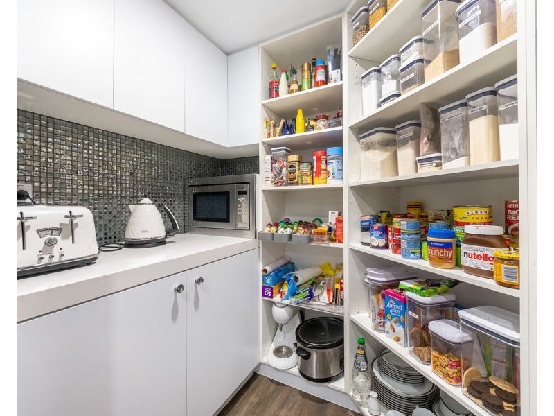 73/125 Santa Cruz Boulevard, Clear Island Waters QLD 4226