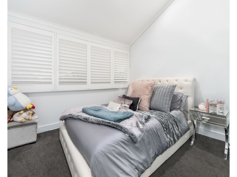 73/125 Santa Cruz Boulevard, Clear Island Waters QLD 4226