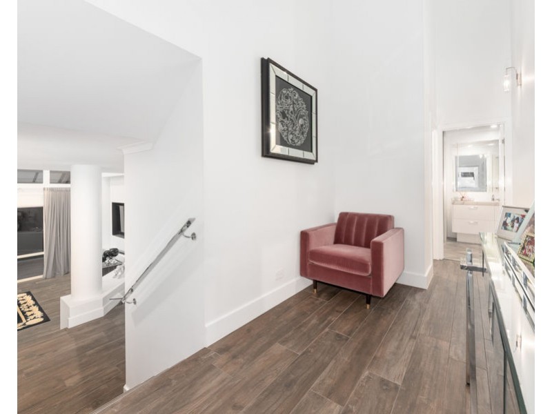 73/125 Santa Cruz Boulevard, Clear Island Waters QLD 4226