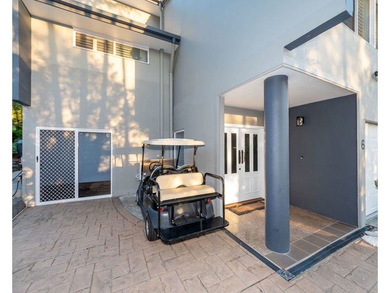 73/125 Santa Cruz Boulevard, Clear Island Waters QLD 4226