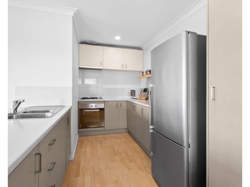 4/42 Oceanic Drive, Mermaid Waters QLD 4218