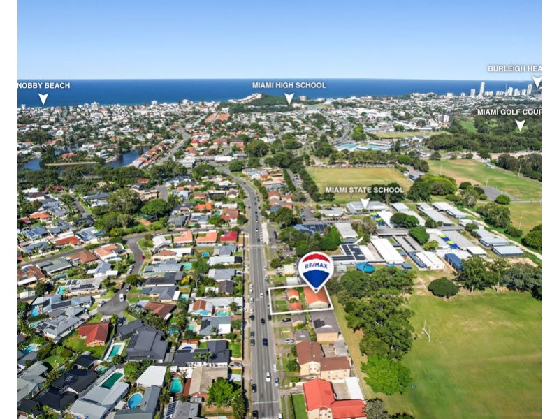 4/42 Oceanic Drive, Mermaid Waters QLD 4218