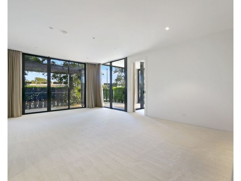 1 Marina Drive, Benowa QLD 4217