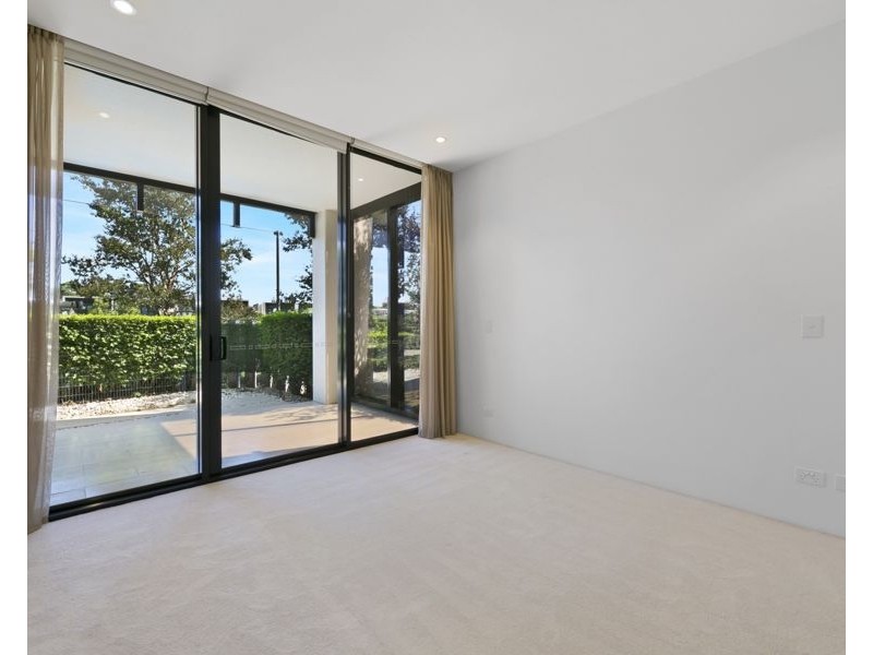 1 Marina Drive, Benowa QLD 4217