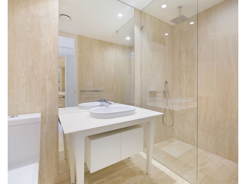 1 Marina Drive, Benowa QLD 4217