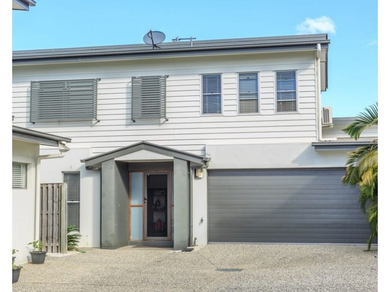 3/8 Fourth Avenue, Labrador QLD 4215