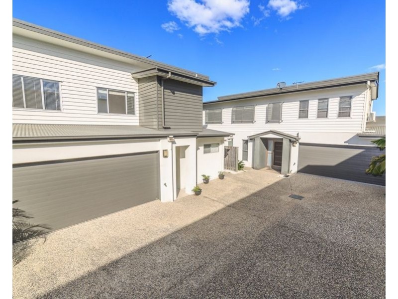 3/8 Fourth Avenue, Labrador QLD 4215