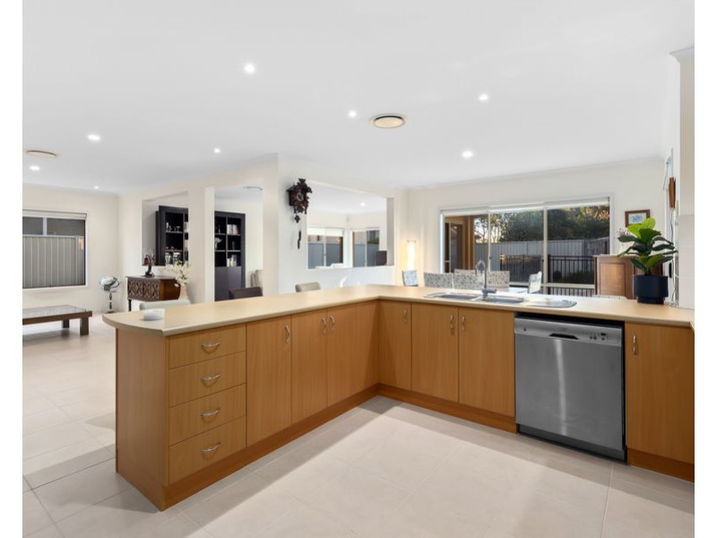 97 Highcrest Circuit, Molendinar QLD 4214