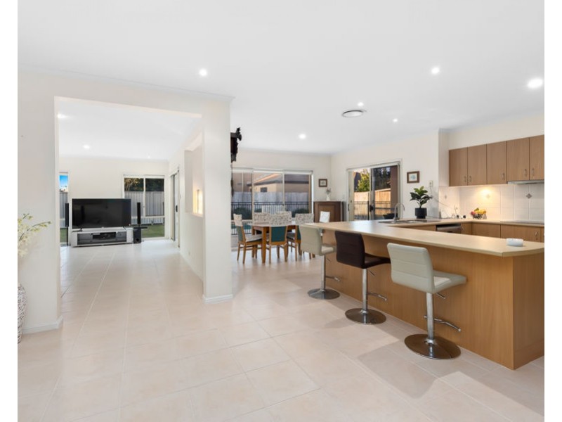 97 Highcrest Circuit, Molendinar QLD 4214