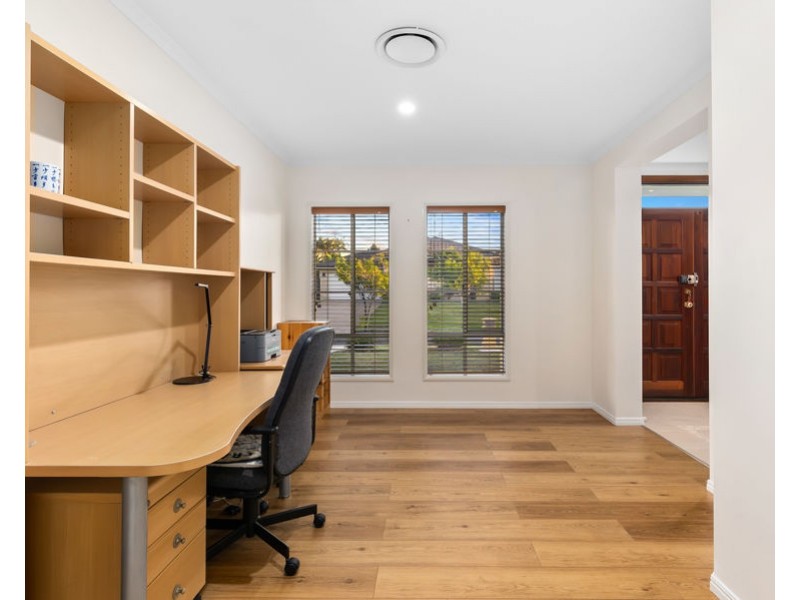 97 Highcrest Circuit, Molendinar QLD 4214