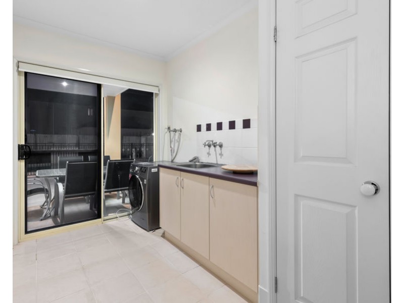 97 Highcrest Circuit, Molendinar QLD 4214