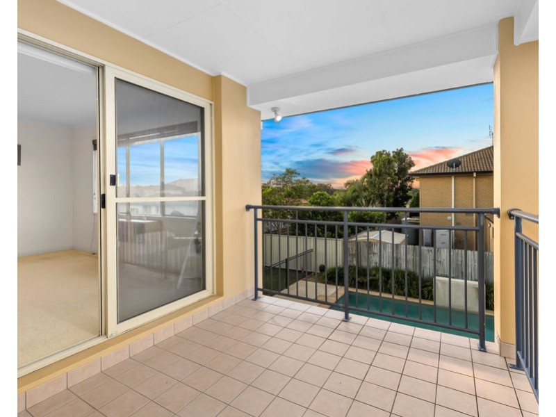 97 Highcrest Circuit, Molendinar QLD 4214