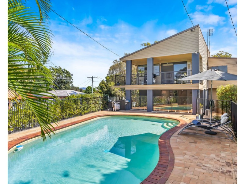 39 Wistaria Avenue, Southport QLD 4215