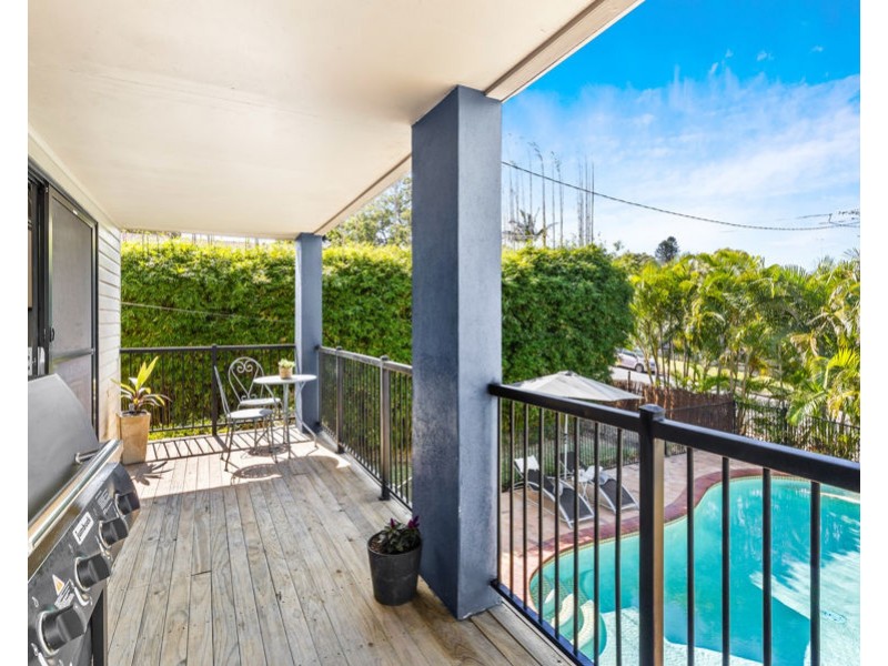 39 Wistaria Avenue, Southport QLD 4215