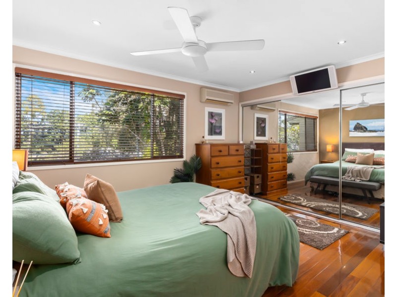 39 Wistaria Avenue, Southport QLD 4215