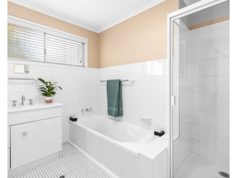 39 Wistaria Avenue, Southport QLD 4215