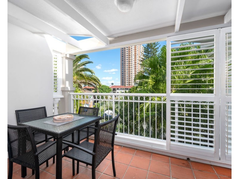 10/122 Old Burleigh Road, Broadbeach QLD 4218