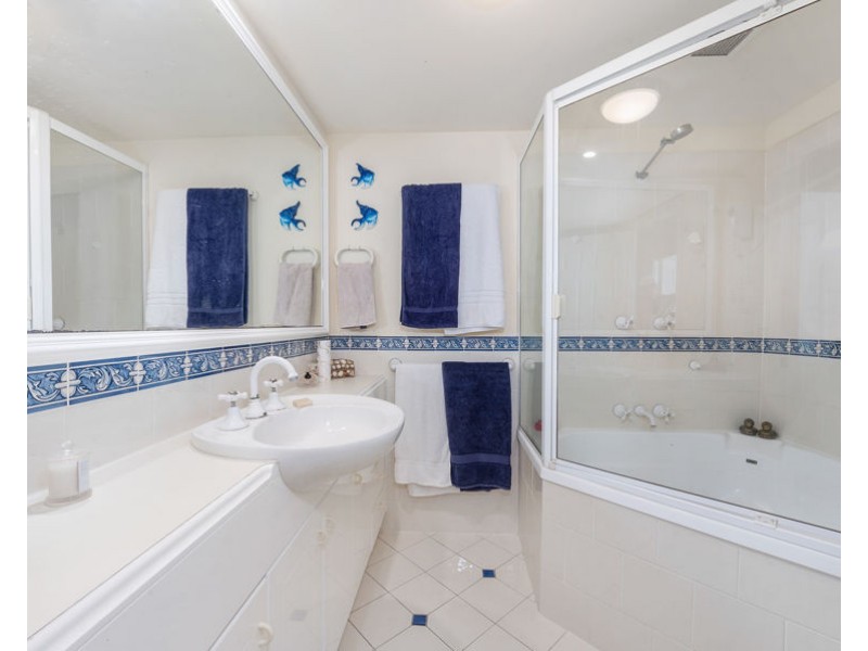 10/122 Old Burleigh Road, Broadbeach QLD 4218