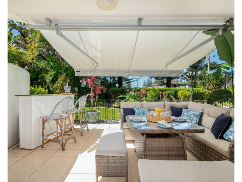 1/22 Armrick Avenue, Broadbeach QLD 4218