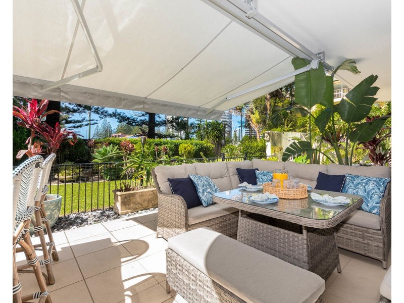 1/22 Armrick Avenue, Broadbeach QLD 4218