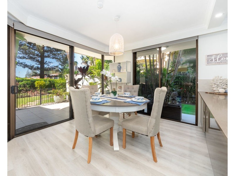 1/22 Armrick Avenue, Broadbeach QLD 4218