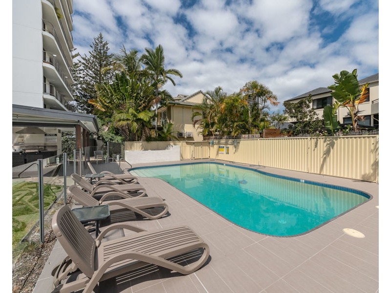 1/22 Armrick Avenue, Broadbeach QLD 4218