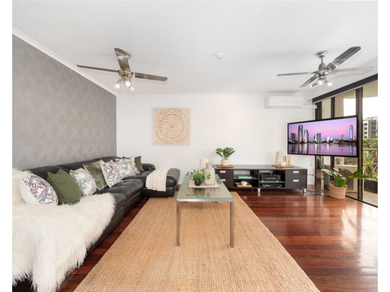10/22 Armrick Avenue, Broadbeach QLD 4218