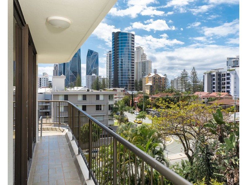 10/22 Armrick Avenue, Broadbeach QLD 4218
