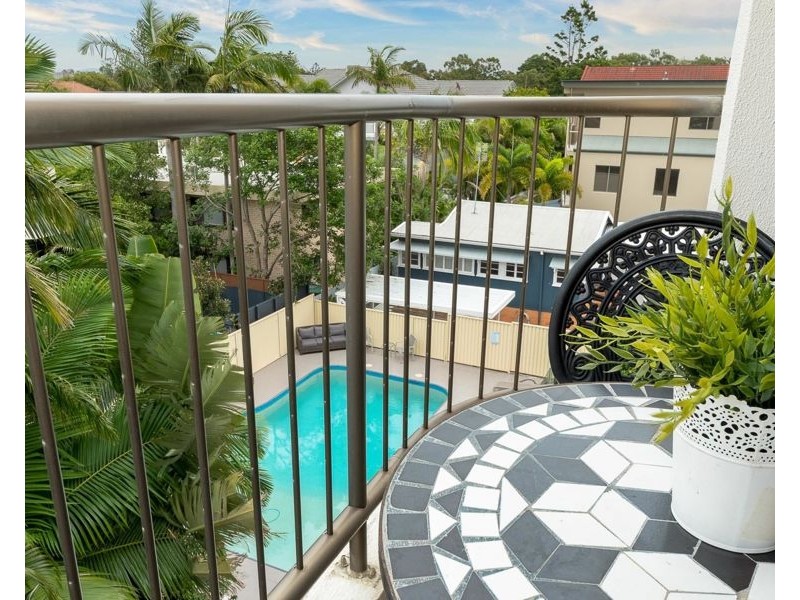 10/22 Armrick Avenue, Broadbeach QLD 4218