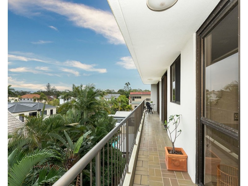 10/22 Armrick Avenue, Broadbeach QLD 4218