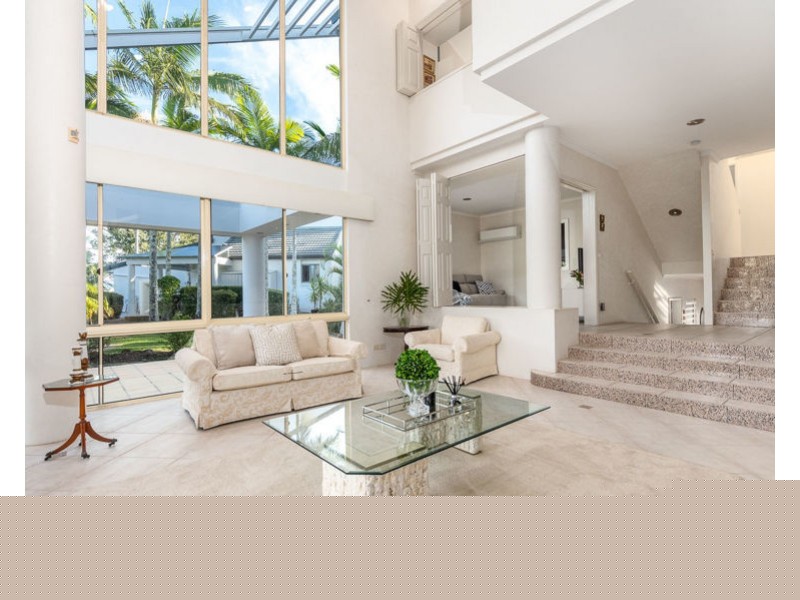 55/125 Santa Cruz Boulevard, Clear Island Waters QLD 4226