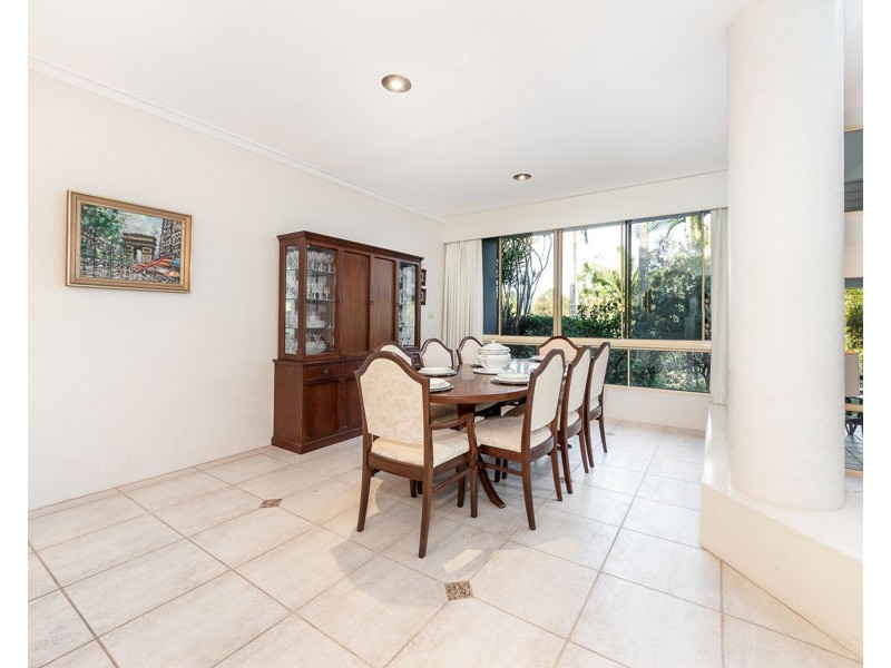 55/125 Santa Cruz Boulevard, Clear Island Waters QLD 4226
