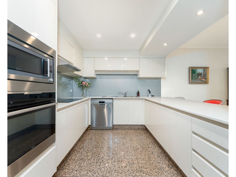 55/125 Santa Cruz Boulevard, Clear Island Waters QLD 4226