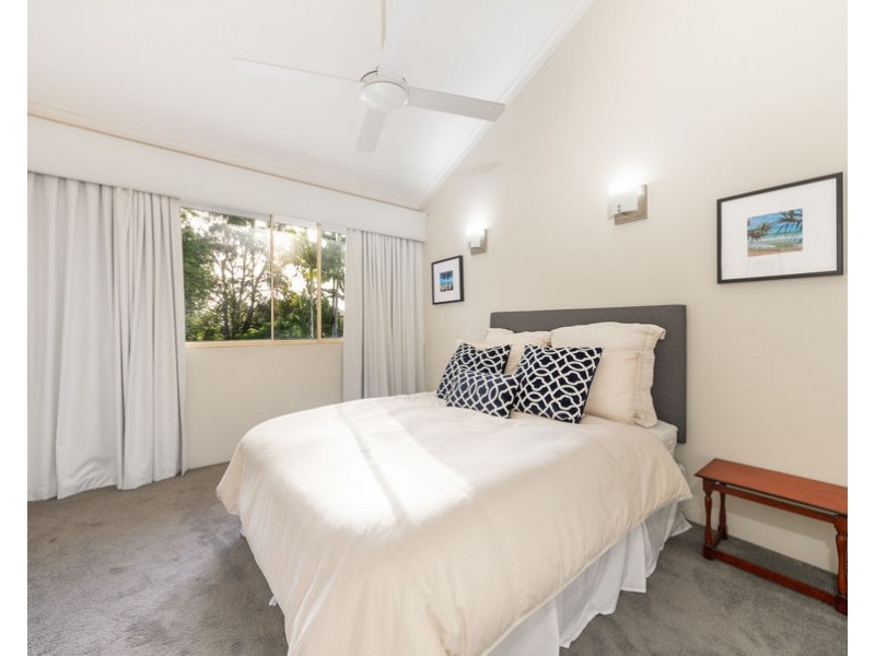 55/125 Santa Cruz Boulevard, Clear Island Waters QLD 4226