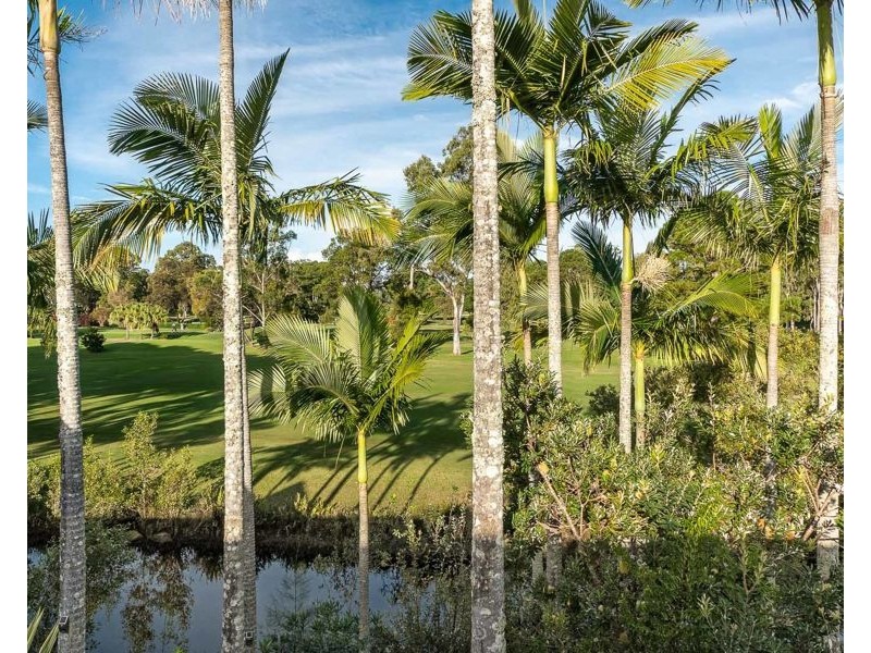 55/125 Santa Cruz Boulevard, Clear Island Waters QLD 4226