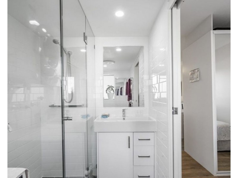 1/4 Brighton Street, Biggera Waters QLD 4216