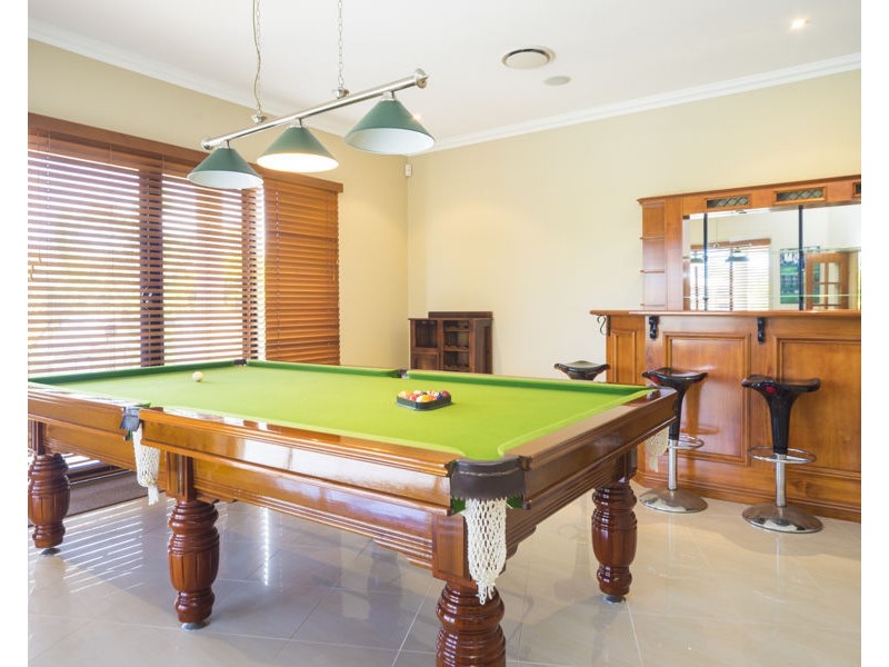 2119 Fernlea Close, Hope Island QLD 4212