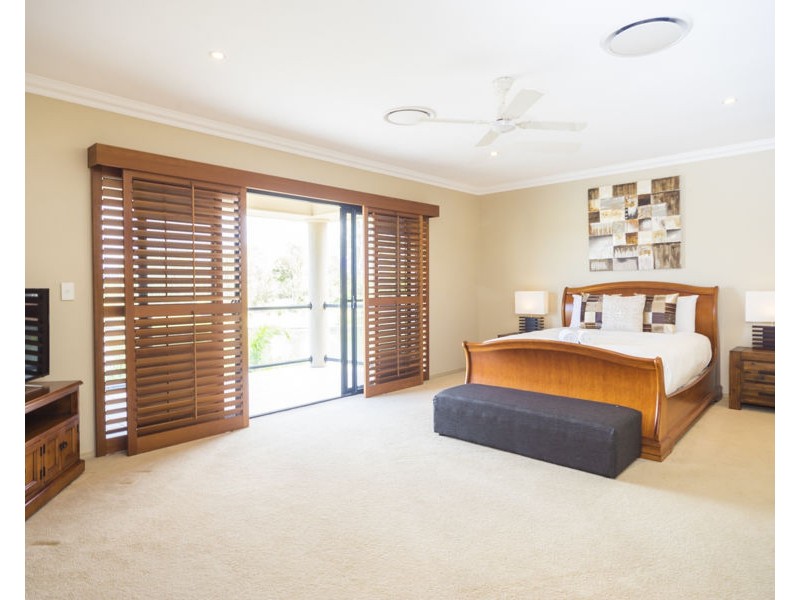 2119 Fernlea Close, Hope Island QLD 4212