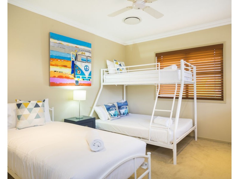 2119 Fernlea Close, Hope Island QLD 4212