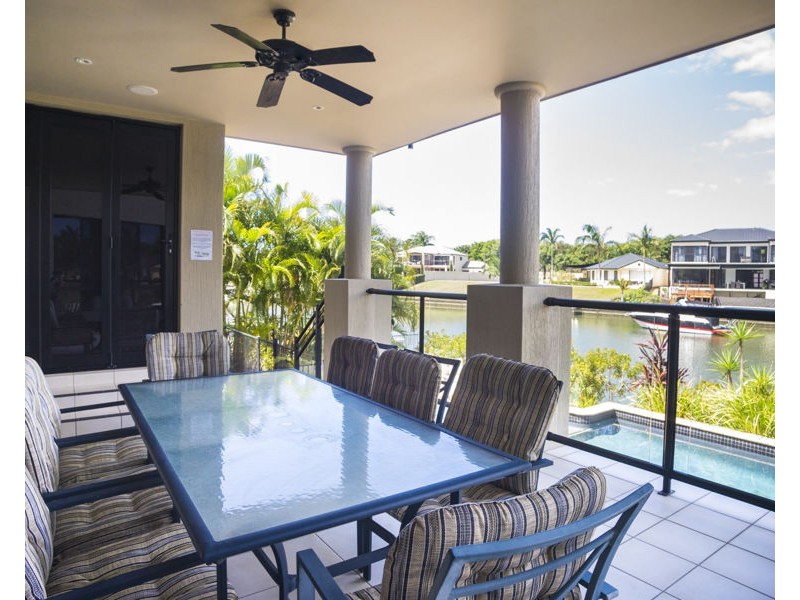 2119 Fernlea Close, Hope Island QLD 4212